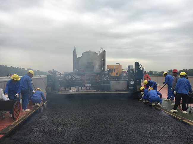 成都凤凰钢桥浇筑式铺装