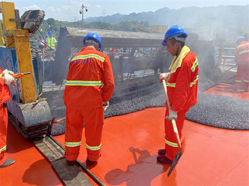 龙兴隧道（三标）钢桥浇注式铺装